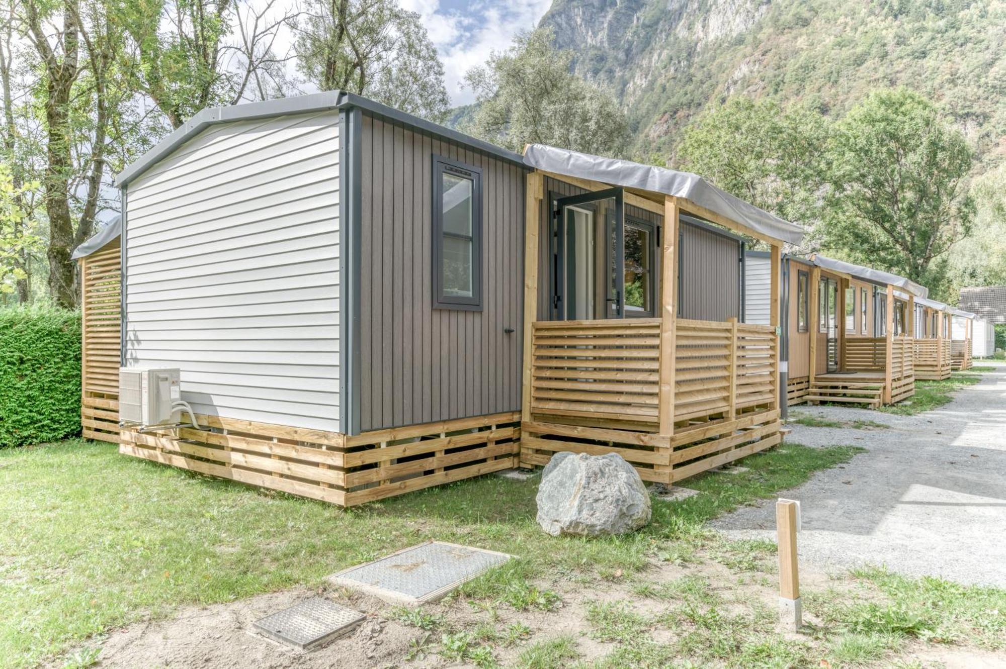 Camping Rcn Belledonne Le Bourg-dʼOisans Zewnętrze zdjęcie