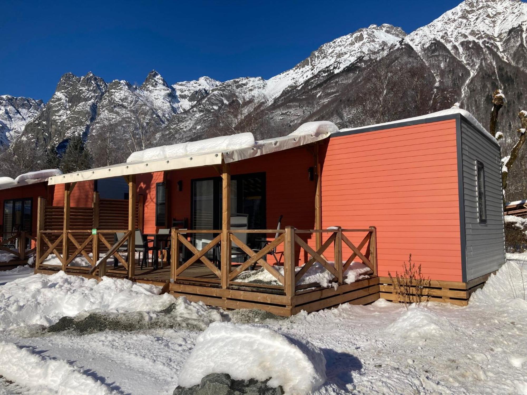 Camping Rcn Belledonne Le Bourg-dʼOisans Zewnętrze zdjęcie