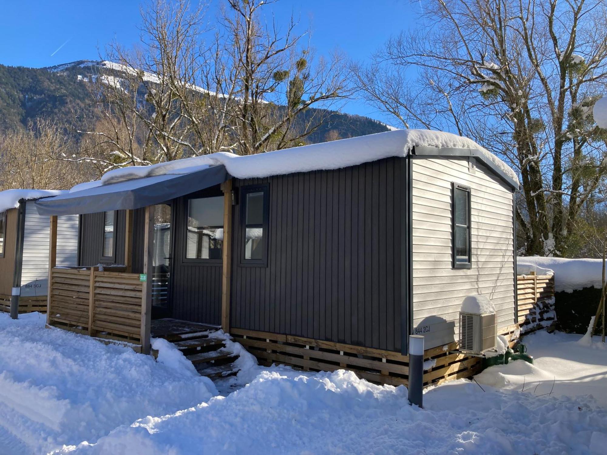 Camping Rcn Belledonne Le Bourg-dʼOisans Zewnętrze zdjęcie
