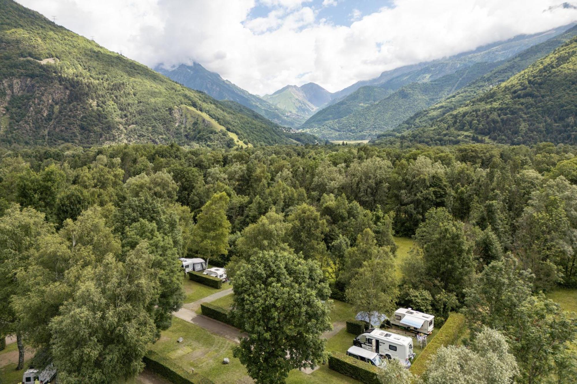 Camping Rcn Belledonne Le Bourg-dʼOisans Zewnętrze zdjęcie
