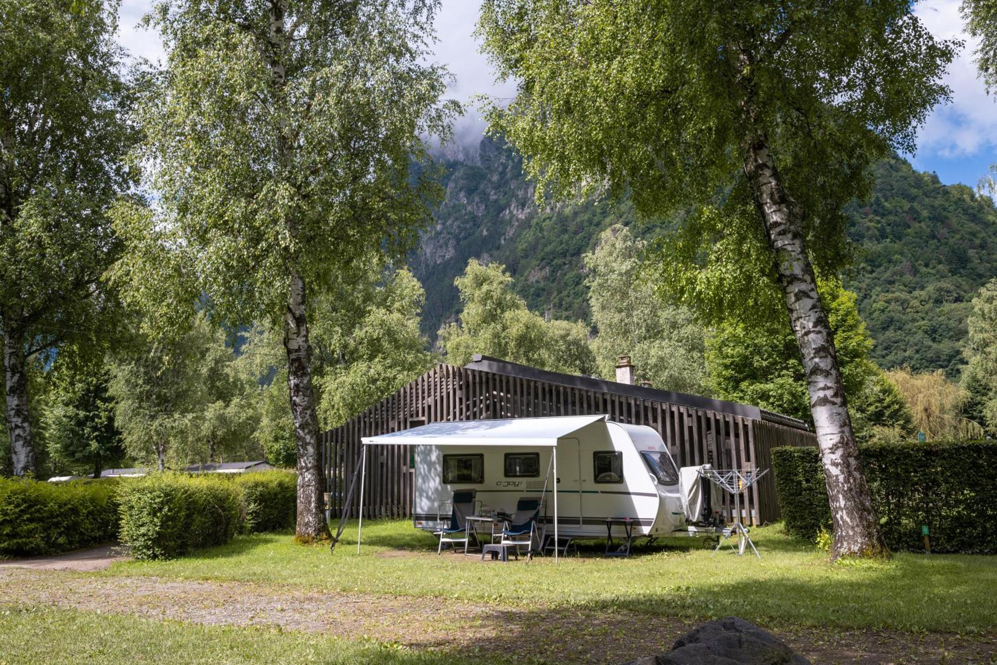 Camping Rcn Belledonne Le Bourg-dʼOisans Zewnętrze zdjęcie