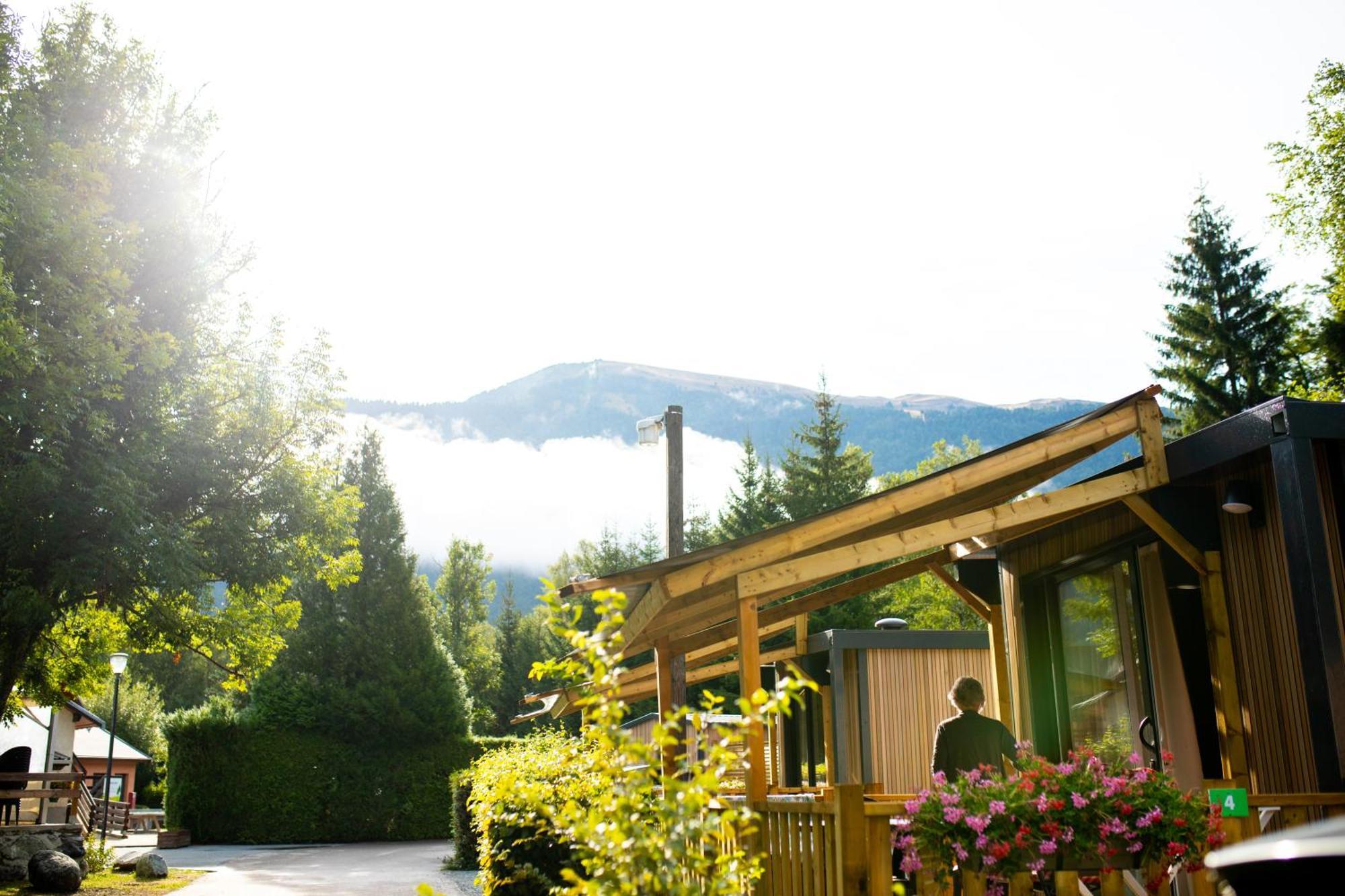 Camping Rcn Belledonne Le Bourg-dʼOisans Zewnętrze zdjęcie