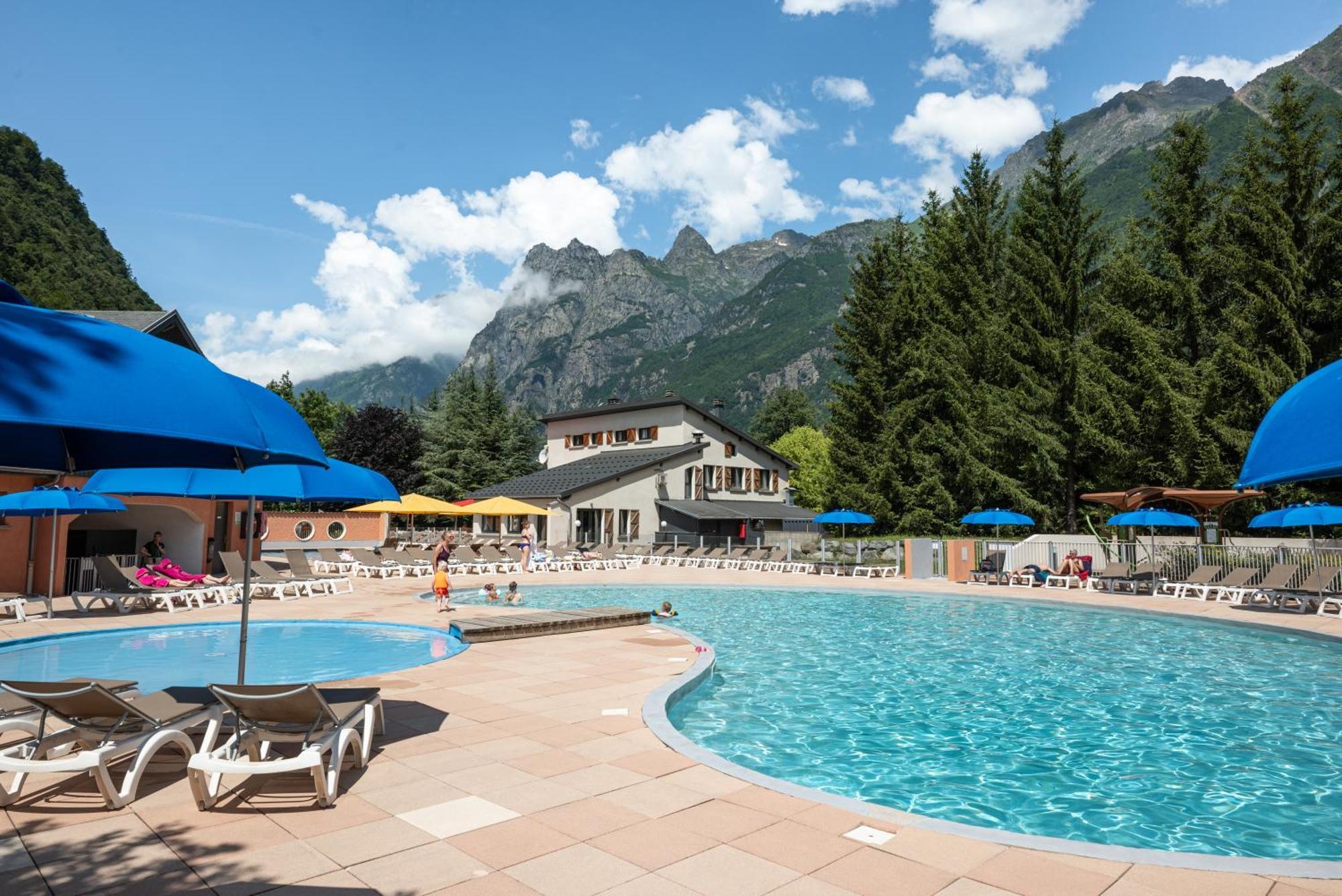Camping Rcn Belledonne Le Bourg-dʼOisans Zewnętrze zdjęcie