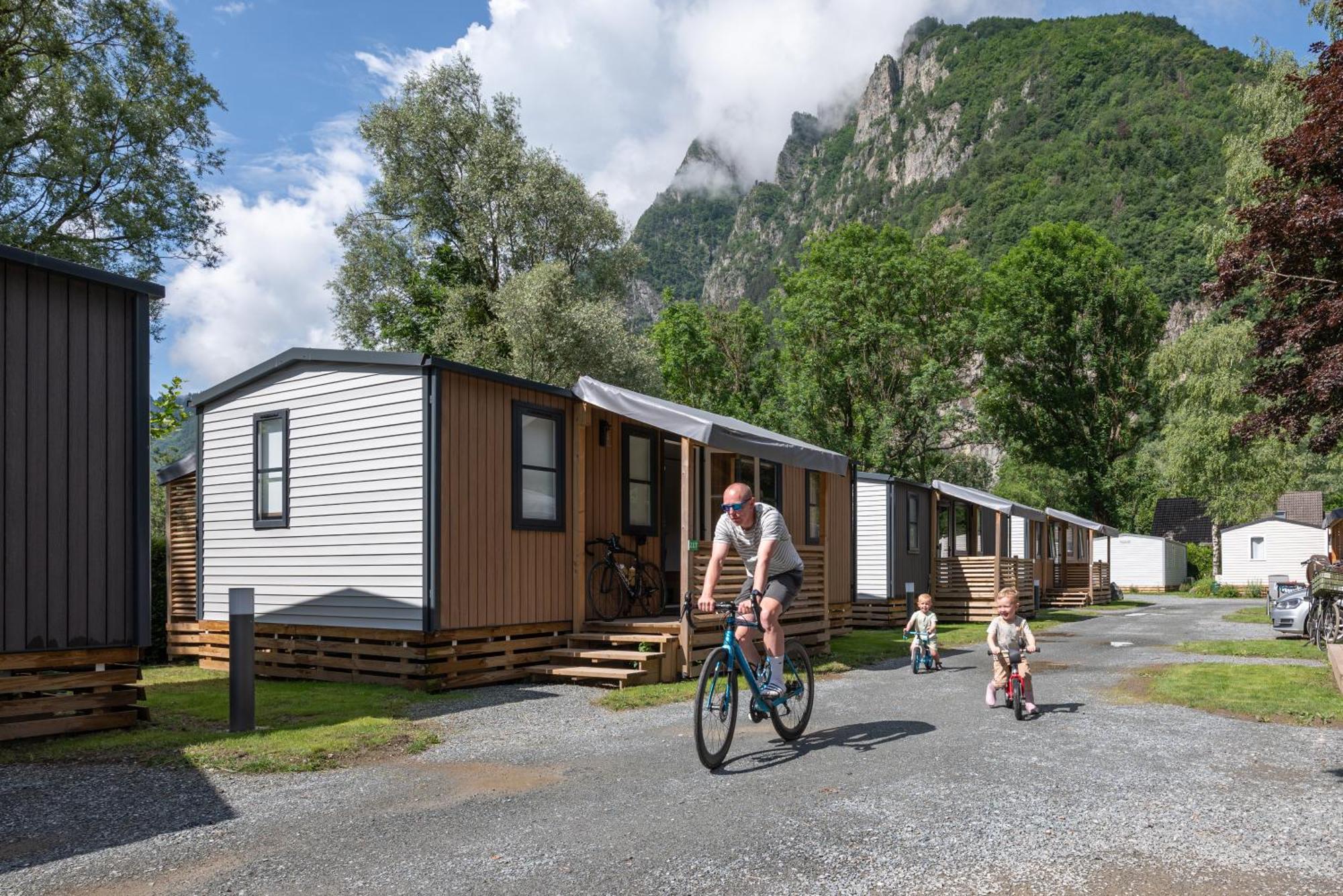 Camping Rcn Belledonne Le Bourg-dʼOisans Zewnętrze zdjęcie