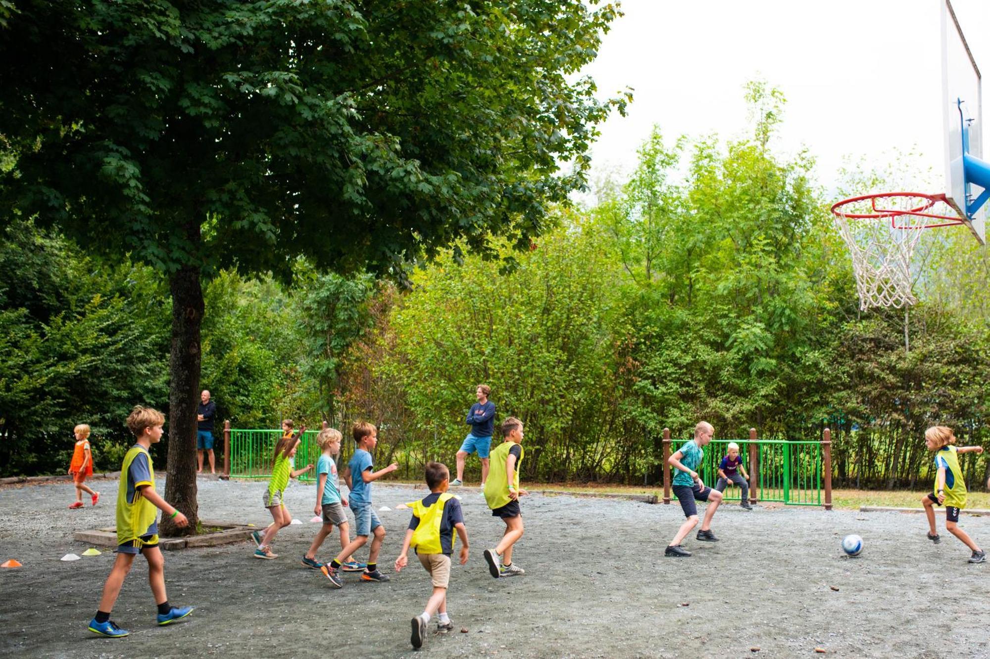 Camping Rcn Belledonne Le Bourg-dʼOisans Zewnętrze zdjęcie